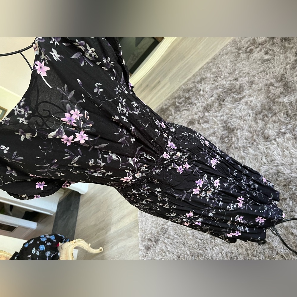 Express dress - Picture 2 of 7